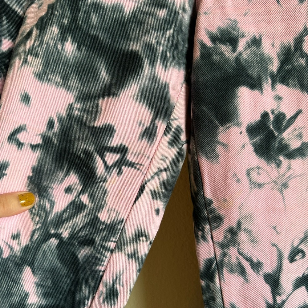 Emma Mulholland on Holiday Kokomo Tie Dye Pants - Picture 12 of 12